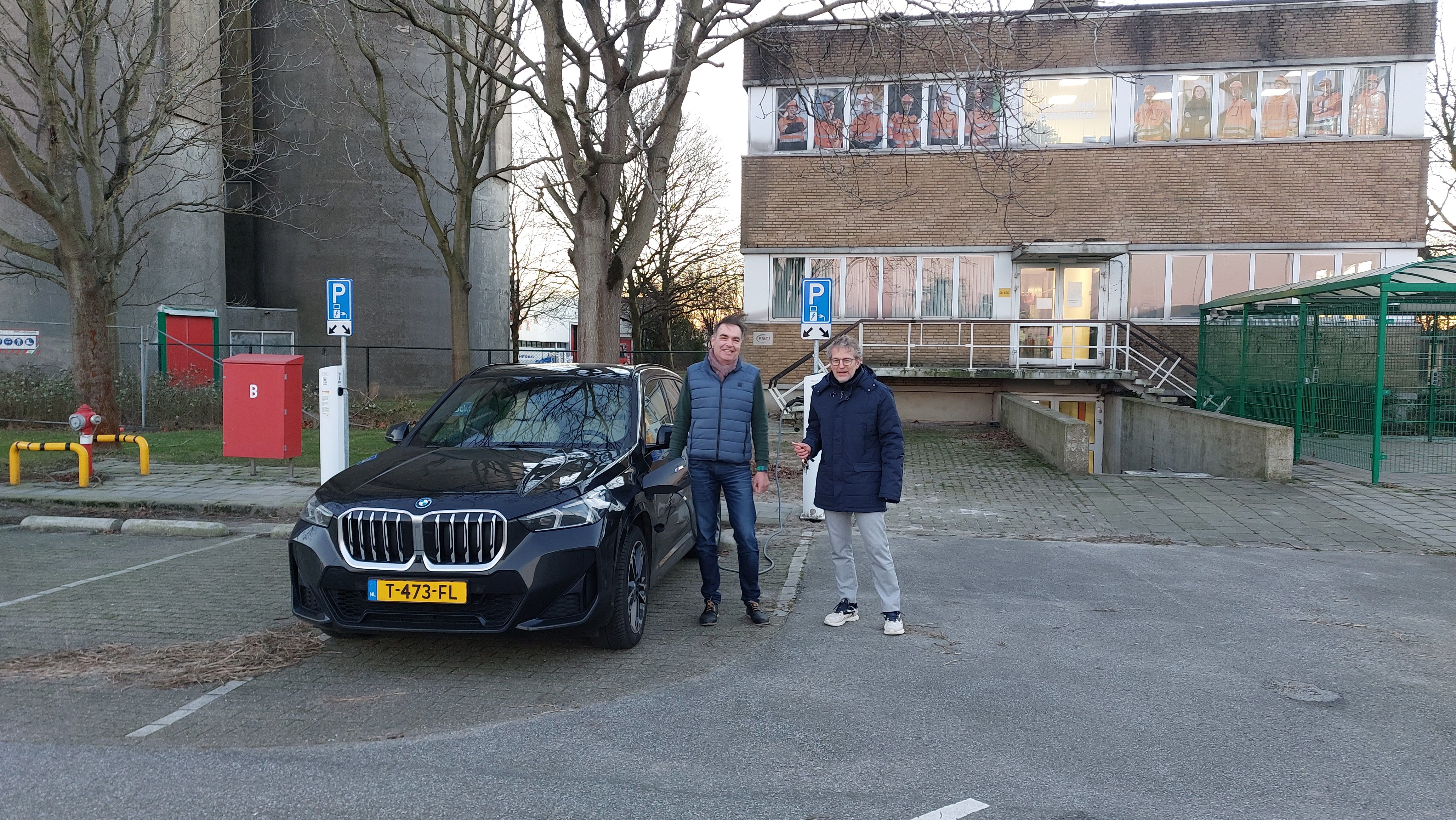Des bornes de recharge pour véhicules électriques : une première pour les sites cimentiers de Rotterdam et IJmuiden aux Pays-Bas